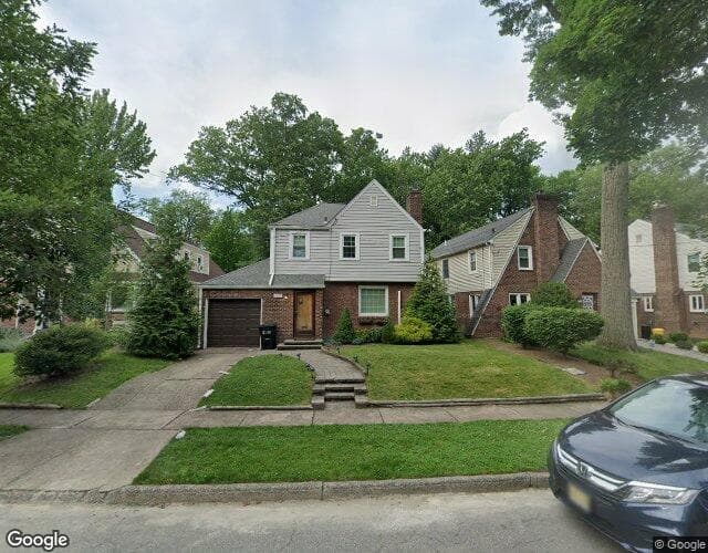 1125 W Laurelton Pkwy, Teaneck