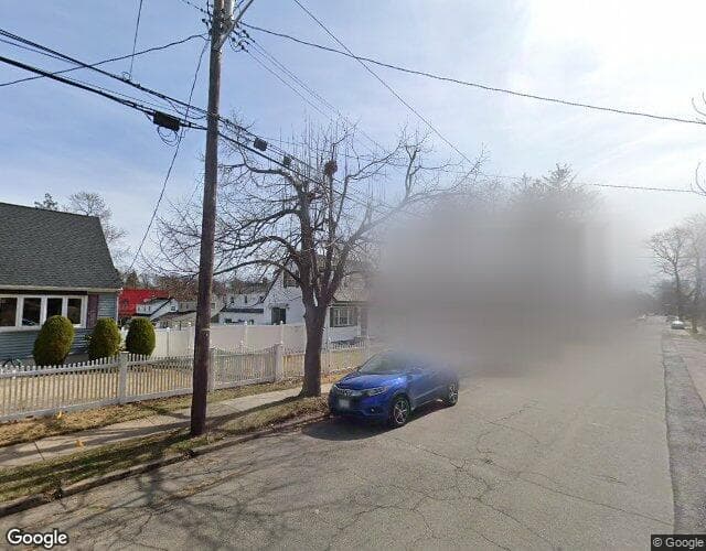 569 Linden Ave, Teaneck