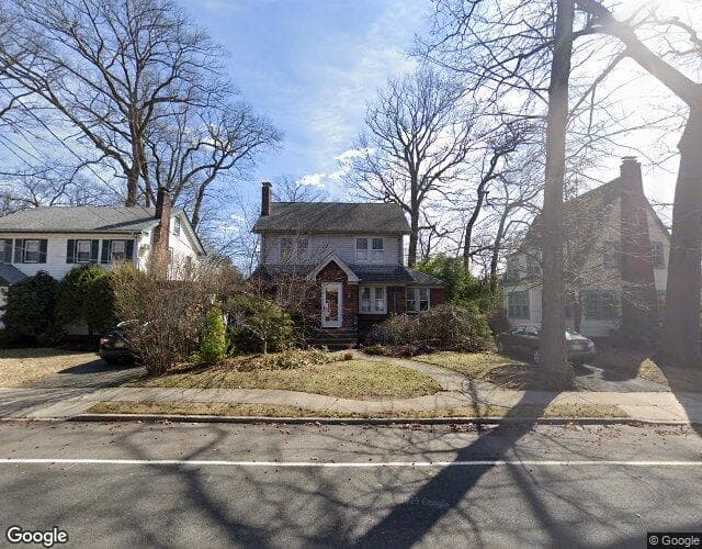 971 Garrison Ave, Teaneck